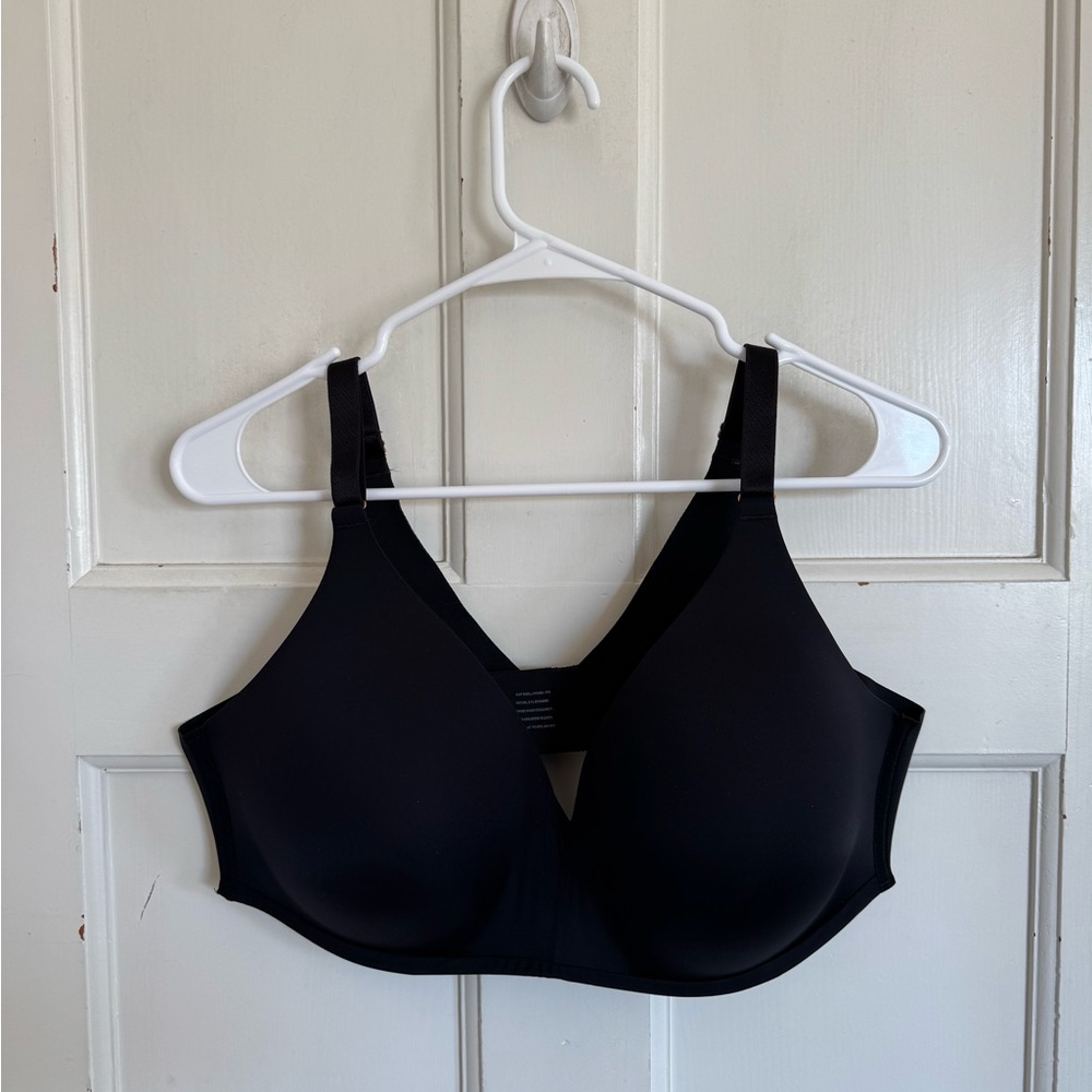 Soma black Vanishing‎ 360 wireless bra size 42C